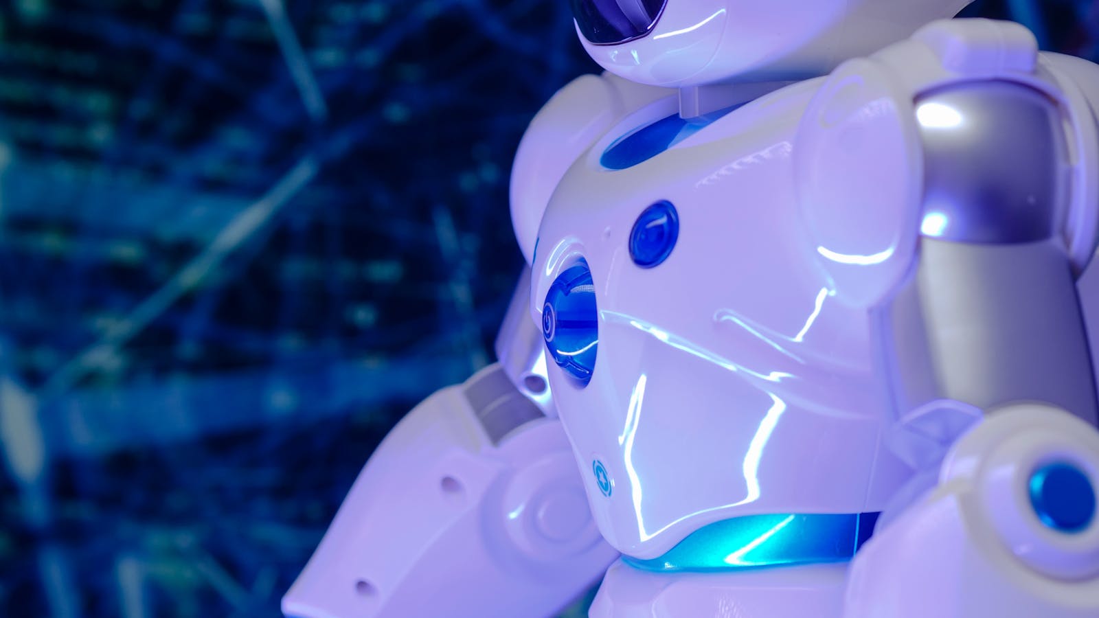NVIDIA Isaac GR00T Reference Humanoid Robot: 75 DoF, Unitree H2 chassis के साथ academic research में लॉन्च